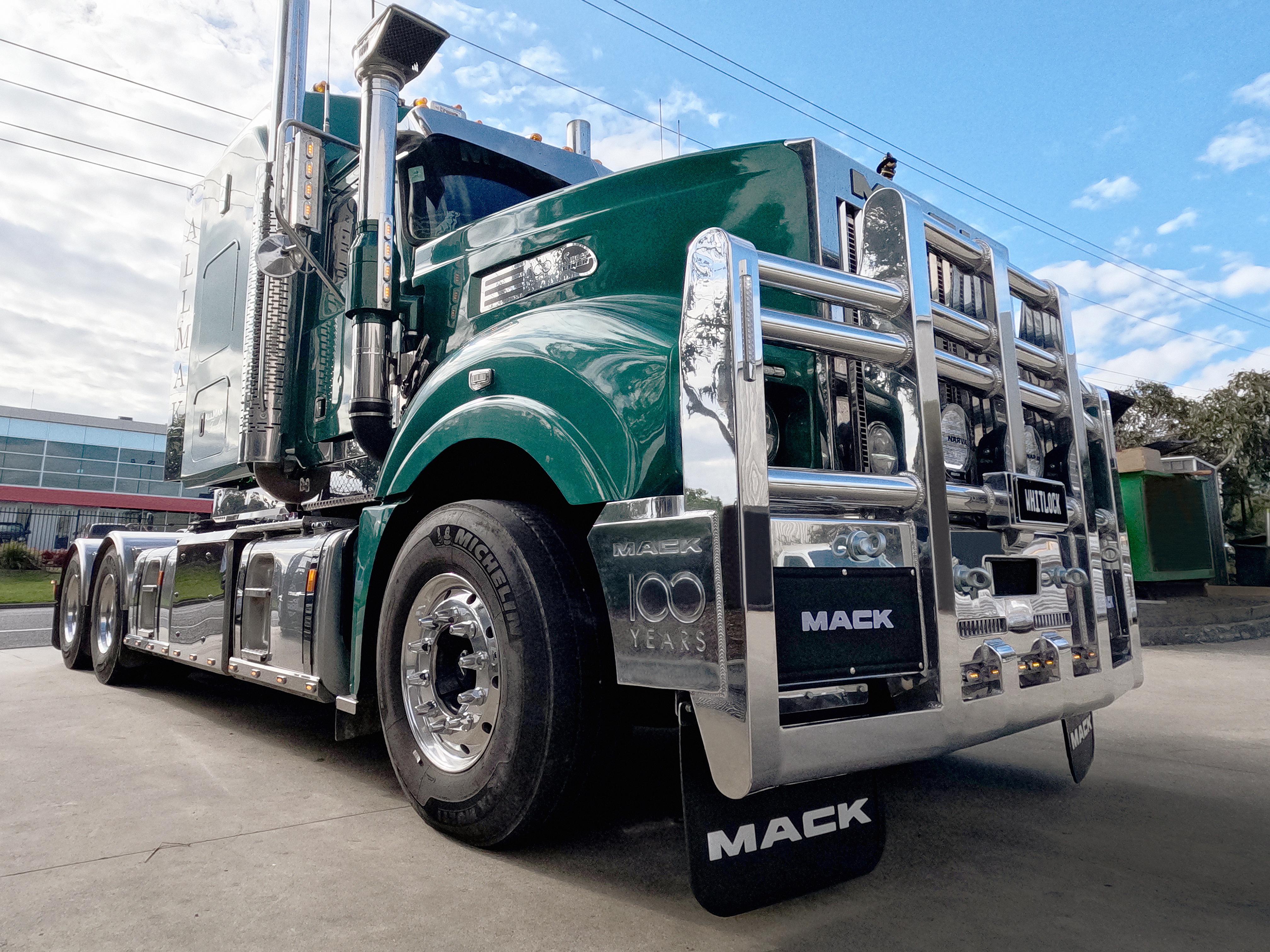 Whitlock Bull Bars MACK SUPERLINER 2008 ONWARDS ULTIMATE FUPD BULL BAR